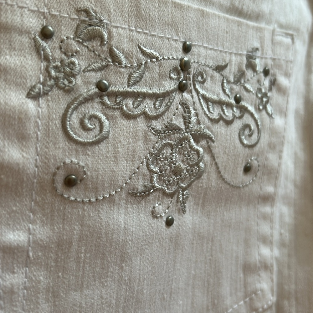 Cos Jeans NWOT Cool White Women's Embellished Bermuda Shorts Size 14 🤍 - Picture 10 of 12